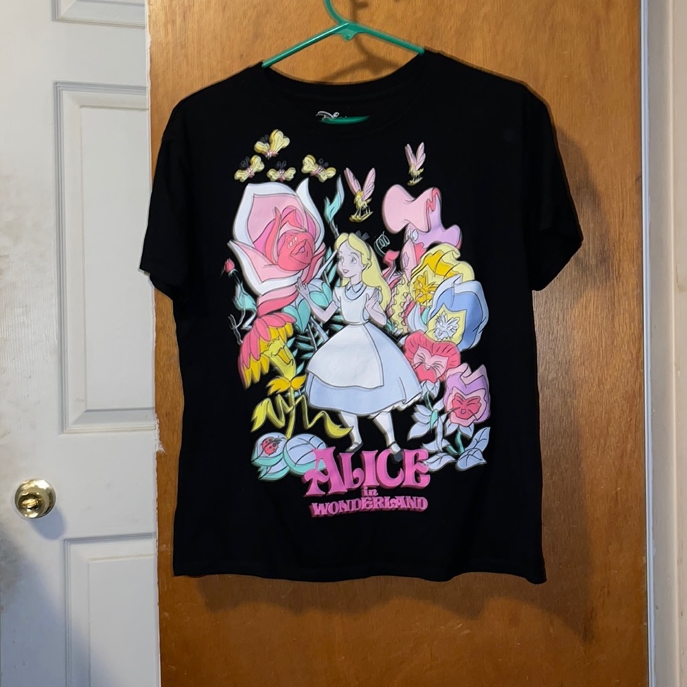 Alice in Wonderland Shirt M